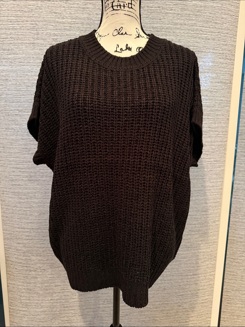 Zenana Short Sleeve Round Neck Knit Sweater in Black